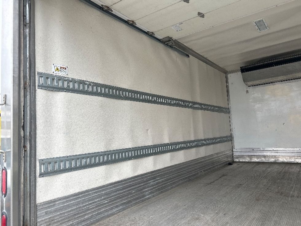 Refrigerated Truck-Light and Medium Duty Trucks-Isuzu-2020-NRR-Seattle-WA-134,402\n\t\tmiles-$ 53,000 - Image 11