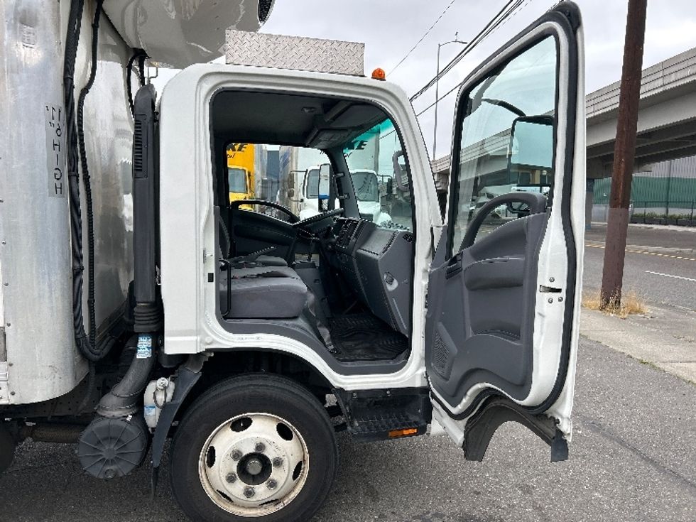 Refrigerated Truck-Light and Medium Duty Trucks-Isuzu-2020-NRR-Seattle-WA-134,402\n\t\tmiles-$ 53,000 - Image 20