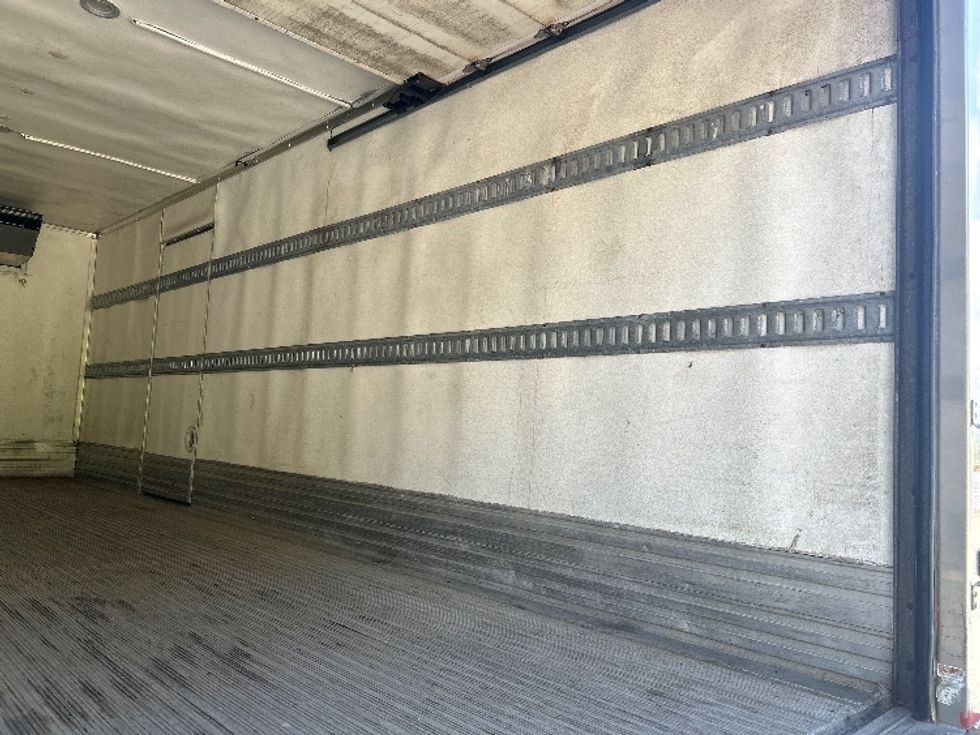 Refrigerated Truck-Light and Medium Duty Trucks-Isuzu-2020-NRR-Springfield-MA-135,062\n\t\tmiles-$ 52,000 - Image 12