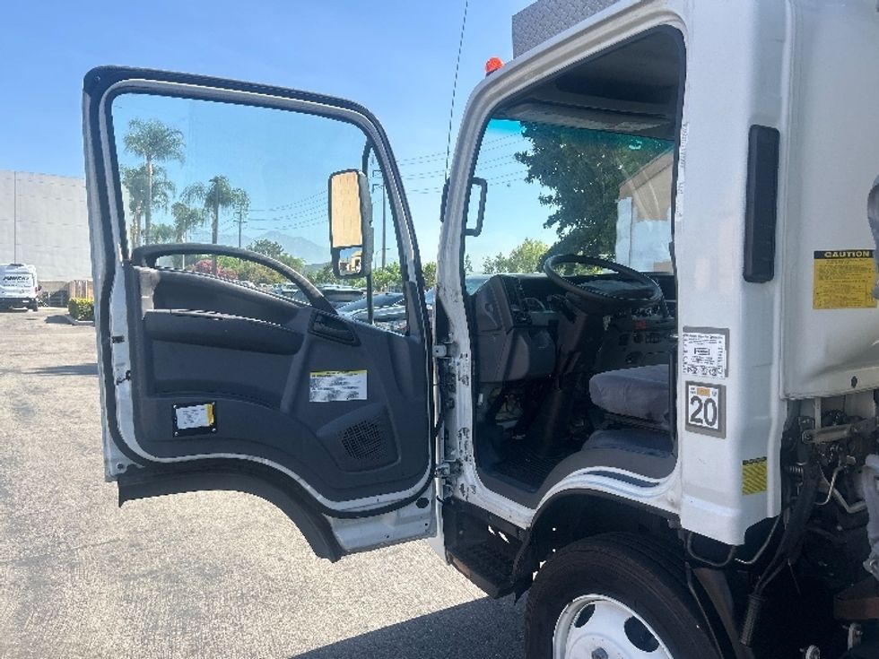 Refrigerated Truck-Light and Medium Duty Trucks-Isuzu-2020-NRR-Torrance-CA-108,793\n\t\tmiles-$ 54,250 - Image 16