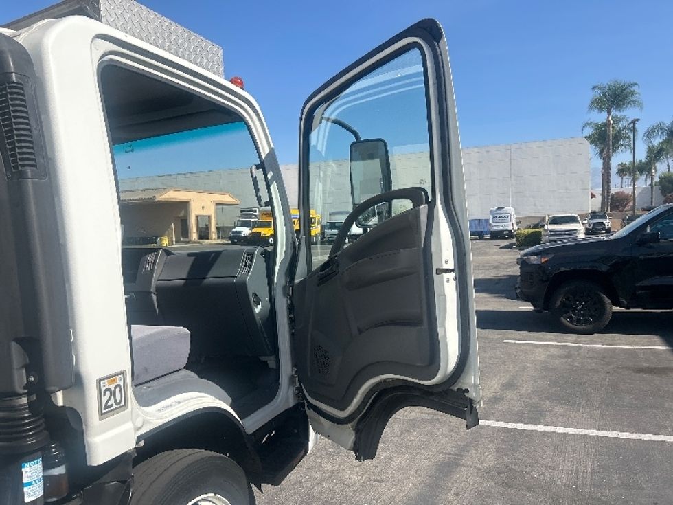 Refrigerated Truck-Light and Medium Duty Trucks-Isuzu-2020-NRR-Torrance-CA-108,793\n\t\tmiles-$ 54,250 - Image 20