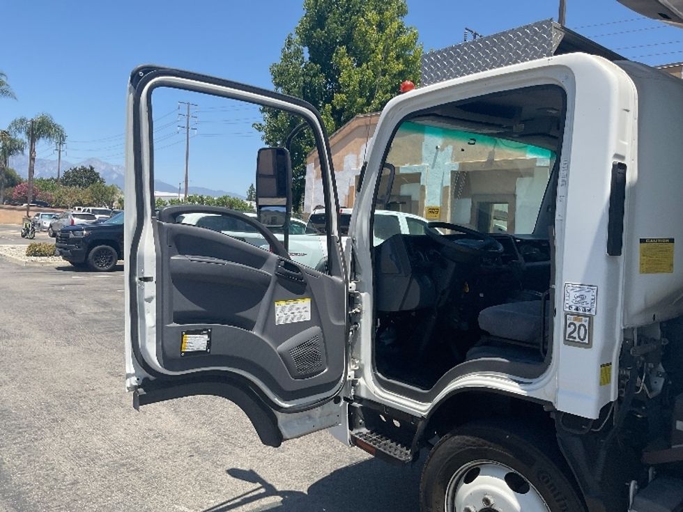 Refrigerated Truck-Light and Medium Duty Trucks-Isuzu-2020-NRR-Torrance-CA-110,114\n\t\tmiles-$ 48,750 - Image 16