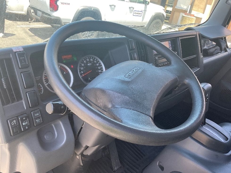 Refrigerated Truck-Light and Medium Duty Trucks-Isuzu-2020-NRR-Torrance-CA-110,114\n\t\tmiles-$ 48,750 - Image 17