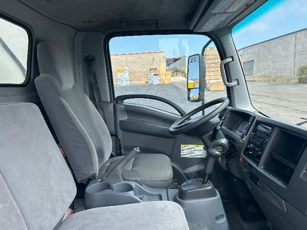 Refrigerated Truck-Light and Medium Duty Trucks-Isuzu-2020-NRR-Torrance-CA-151,963\n\t\tmiles-$ 48,250 - Image 21