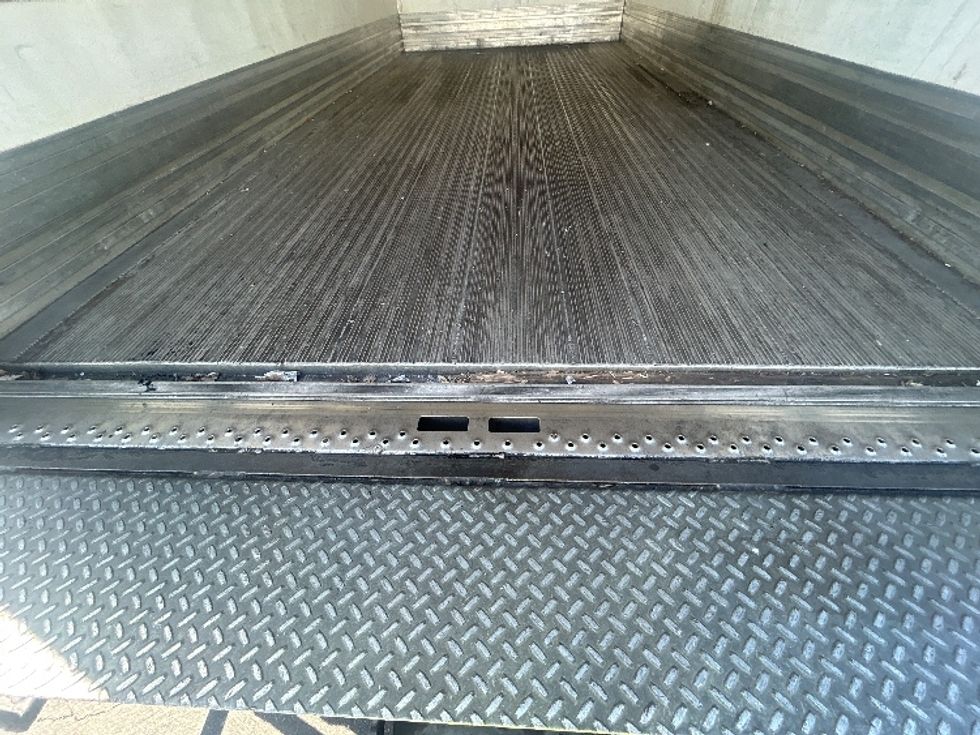 Refrigerated Truck-Light and Medium Duty Trucks-Isuzu-2020-NRR-Torrance-CA-197,178\n\t\tmiles-$ 40,750 - Image 10