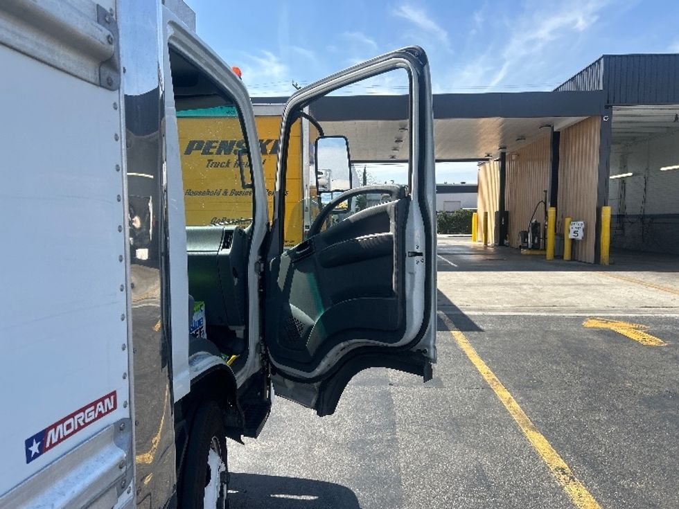 Refrigerated Truck-Light and Medium Duty Trucks-Isuzu-2020-NRR-Torrance-CA-197,178\n\t\tmiles-$ 40,750 - Image 19