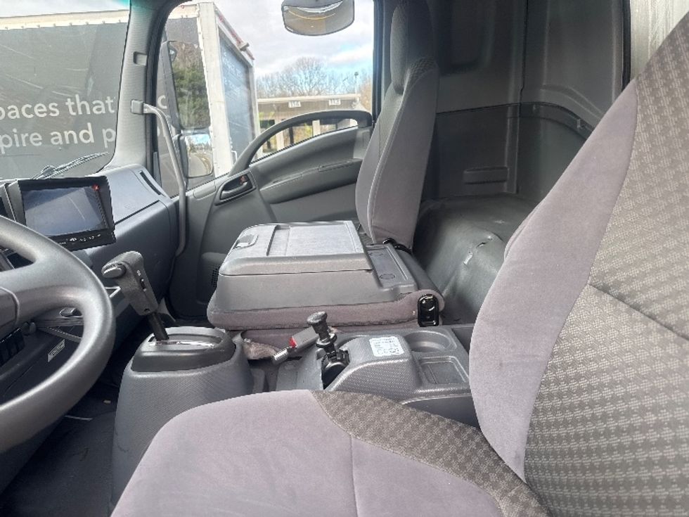 Refrigerated Truck-Light and Medium Duty Trucks-Isuzu-2021-FTR-Tukwila-WA-27,077\n\t\tmiles-$ 73,000 - Image 19