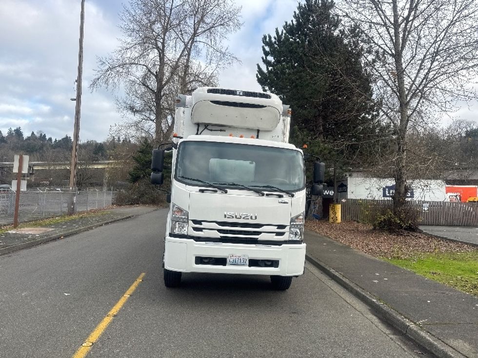 Refrigerated Truck-Light and Medium Duty Trucks-Isuzu-2021-FTR-Tukwila-WA-27,077\n\t\tmiles-$ 73,000 - Image 2