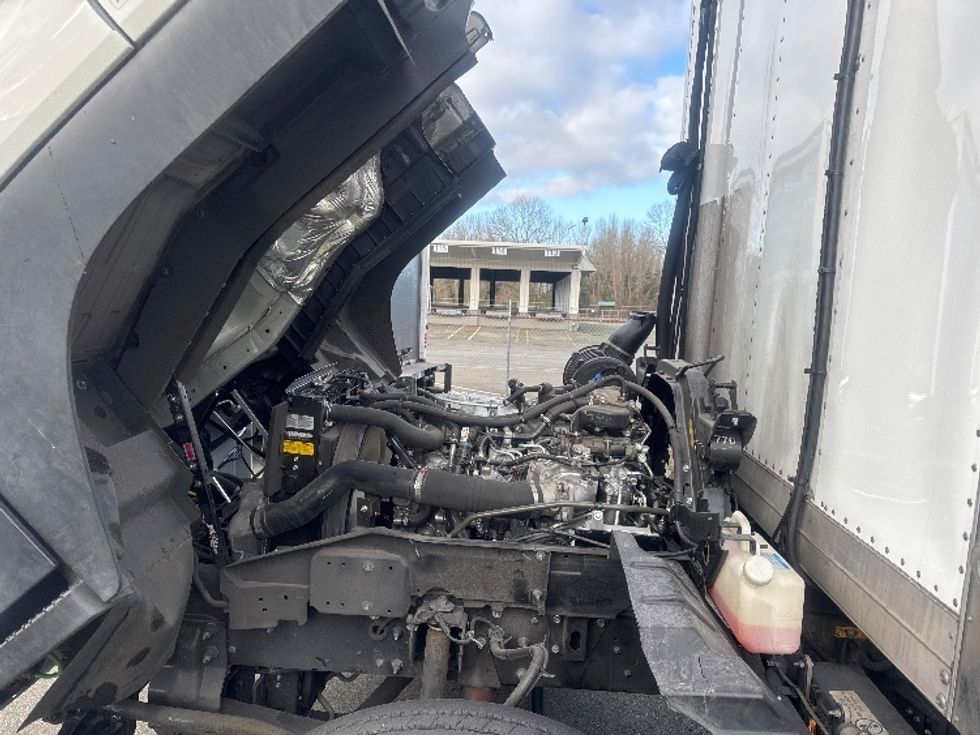 Refrigerated Truck-Light and Medium Duty Trucks-Isuzu-2021-FTR-Tukwila-WA-27,077\n\t\tmiles-$ 73,000 - Image 23