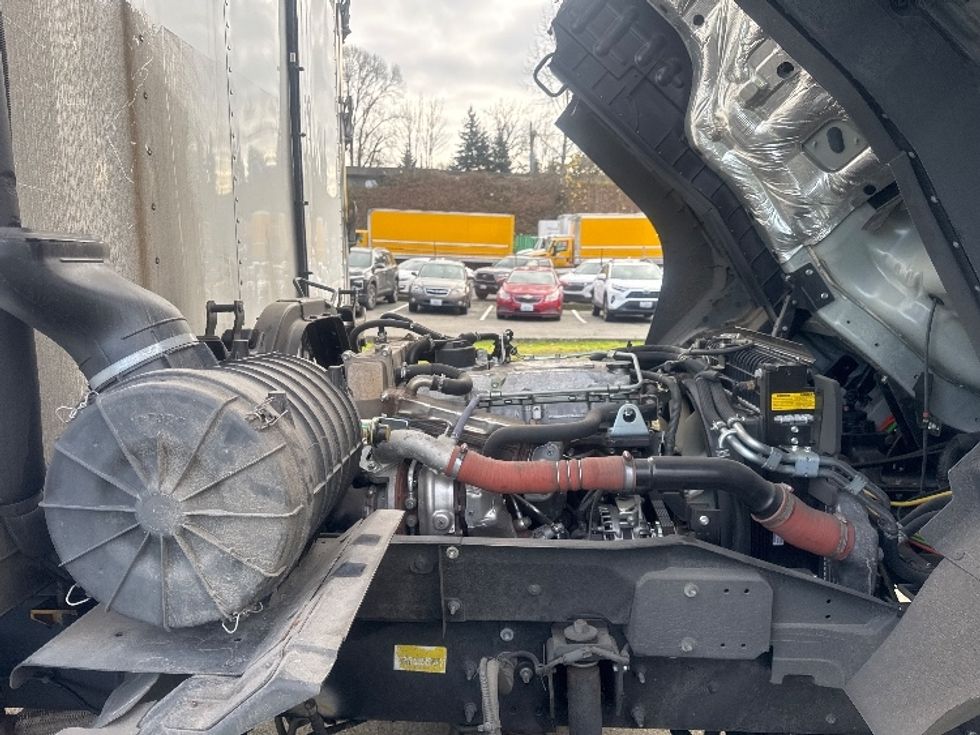 Refrigerated Truck-Light and Medium Duty Trucks-Isuzu-2021-FTR-Tukwila-WA-27,077\n\t\tmiles-$ 73,000 - Image 24