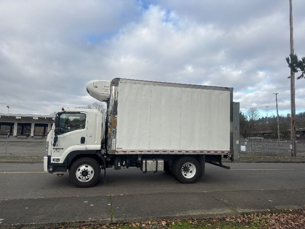 Refrigerated Truck-Light and Medium Duty Trucks-Isuzu-2021-FTR-Tukwila-WA-27,077\n\t\tmiles-$ 73,000 - Image 4