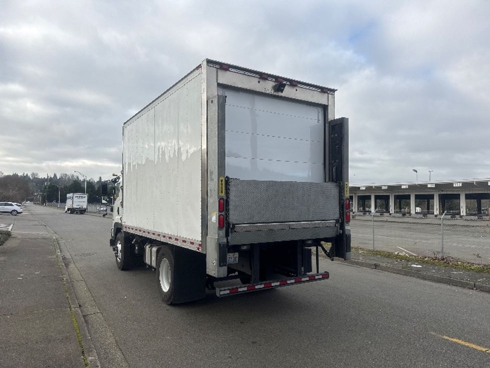 Refrigerated Truck-Light and Medium Duty Trucks-Isuzu-2021-FTR-Tukwila-WA-27,077\n\t\tmiles-$ 73,000 - Image 6