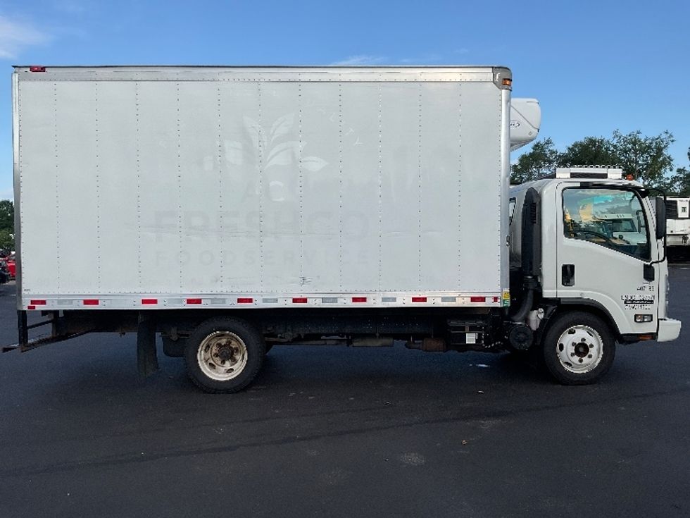 2021 Isuzu NPR photo 11