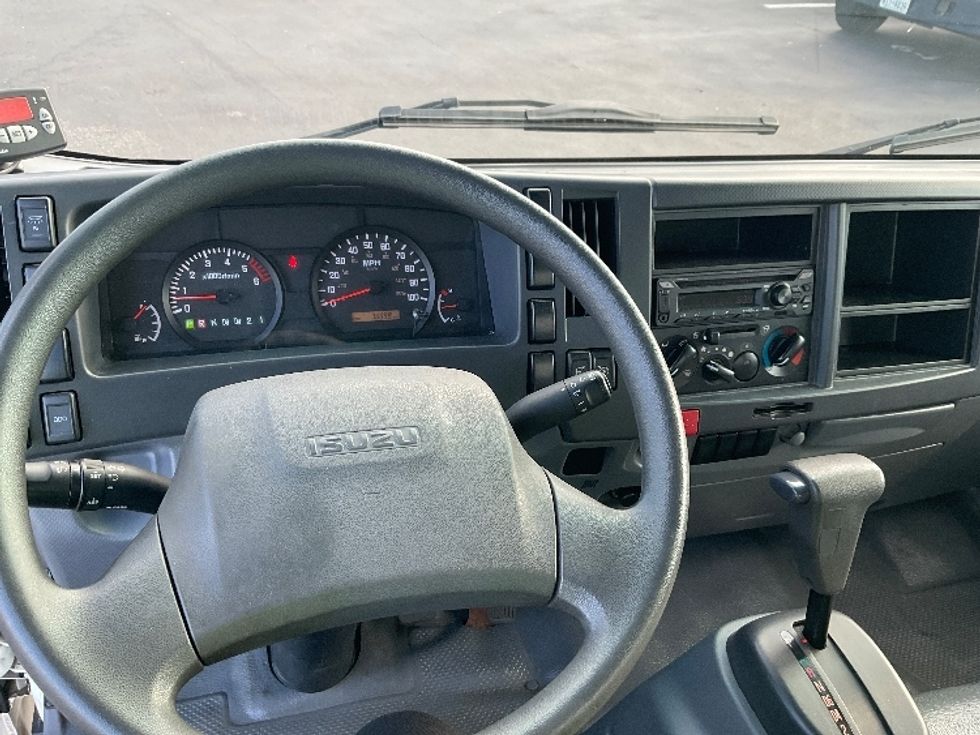 2021 Isuzu NPR photo 14