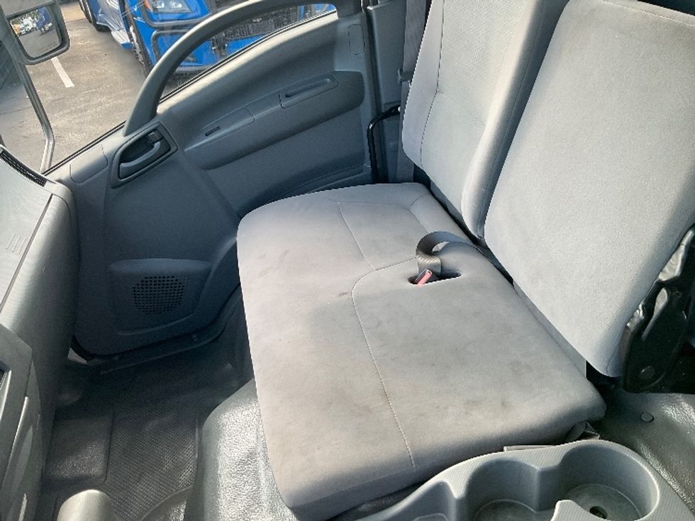 2021 Isuzu NPR photo 15