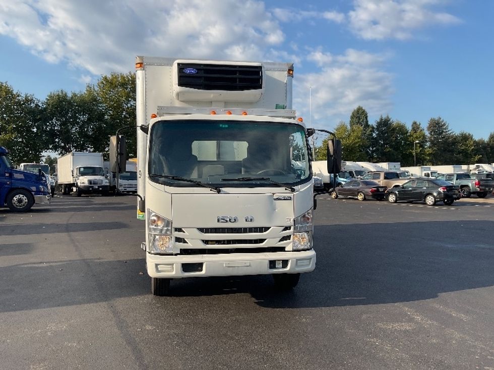 2021 Isuzu NPR photo 2