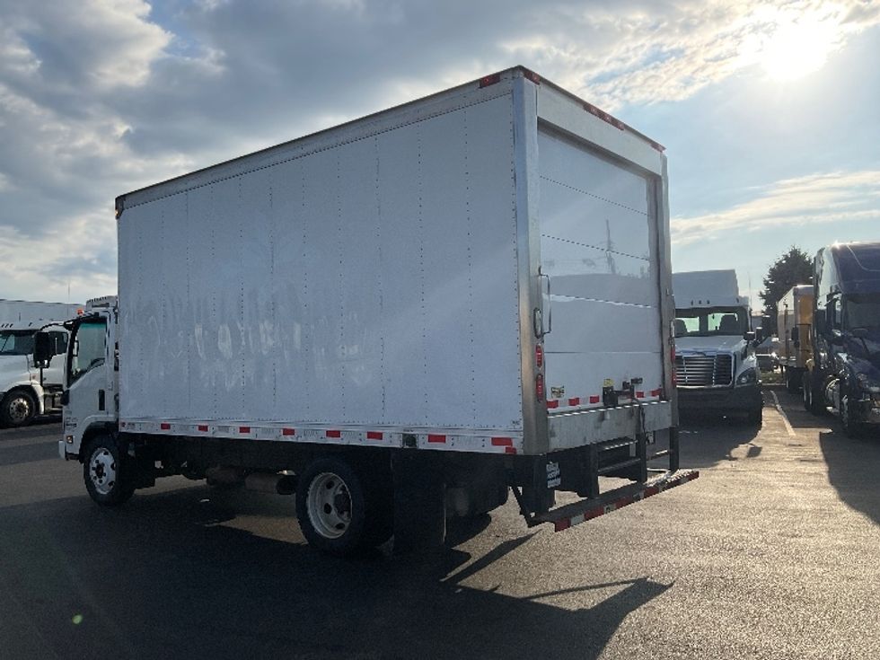 2021 Isuzu NPR photo 6