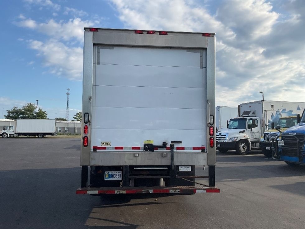2021 Isuzu NPR photo 7