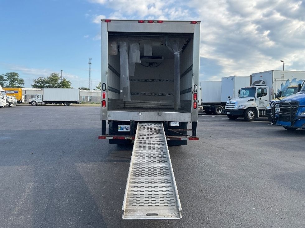 2021 Isuzu NPR photo 8
