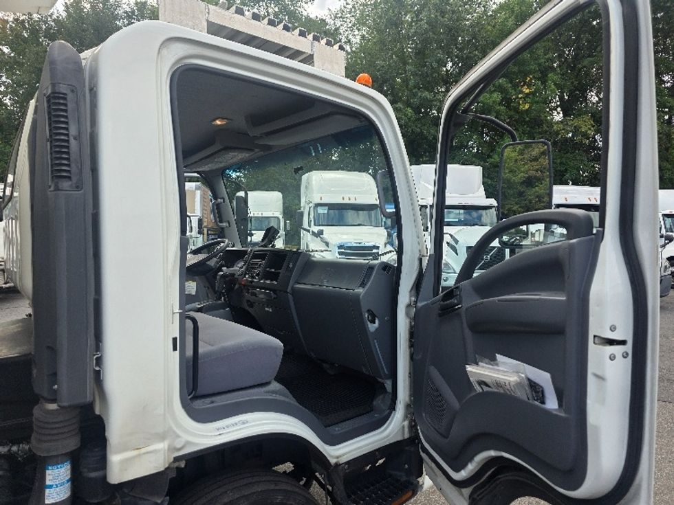 Refrigerated Truck-Light and Medium Duty Trucks-Isuzu-2021-NPRXD-Dayton-NJ-111,374\n\t\tmiles-$ 54,000 - Image 20