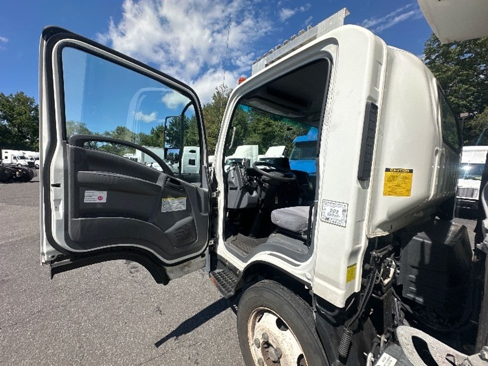 Refrigerated Truck-Light and Medium Duty Trucks-Isuzu-2021-NPRXD-Dayton-NJ-132,459\n\t\tmiles-$ 50,250 - Image 16