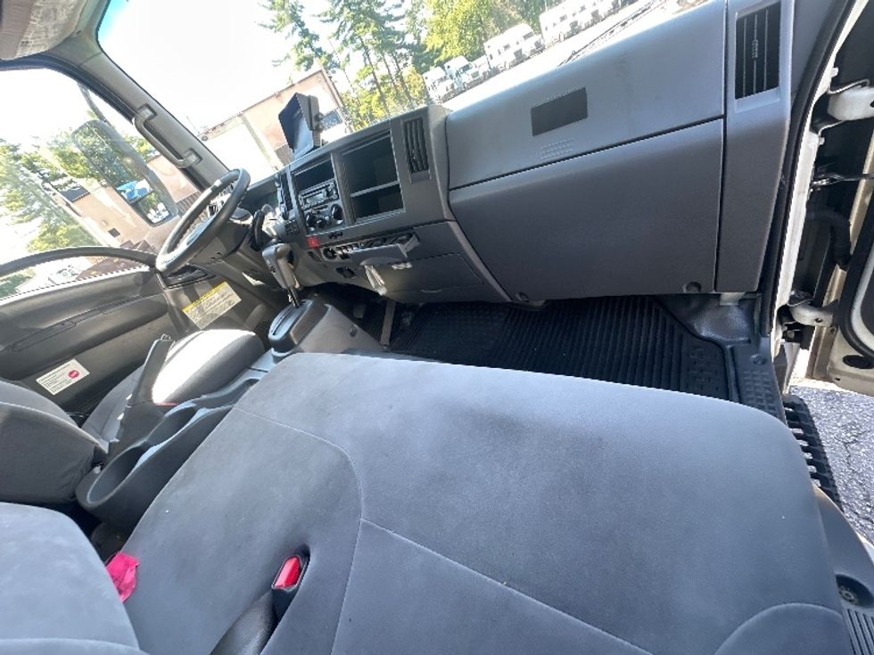 Refrigerated Truck-Light and Medium Duty Trucks-Isuzu-2021-NPRXD-Dayton-NJ-132,459\n\t\tmiles-$ 50,250 - Image 21