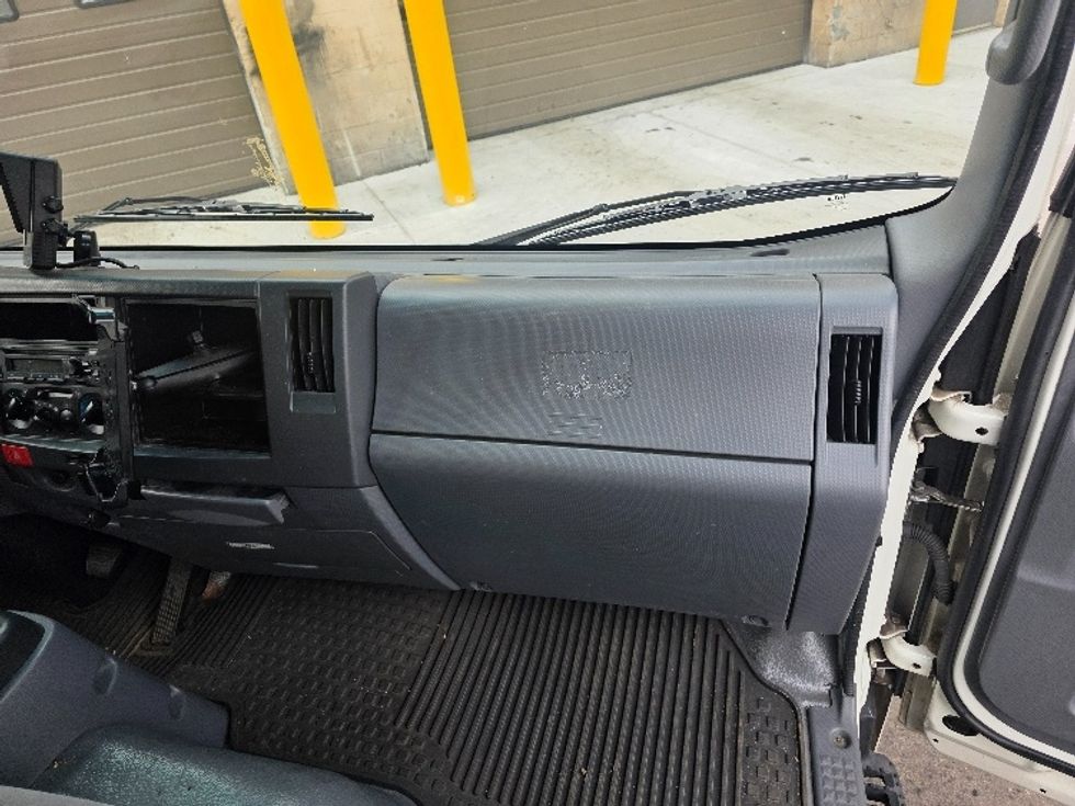 Refrigerated Truck-Light and Medium Duty Trucks-Isuzu-2021-NPRXD-Dayton-NJ-140,946\n\t\tmiles-$ 45,750 - Image 21