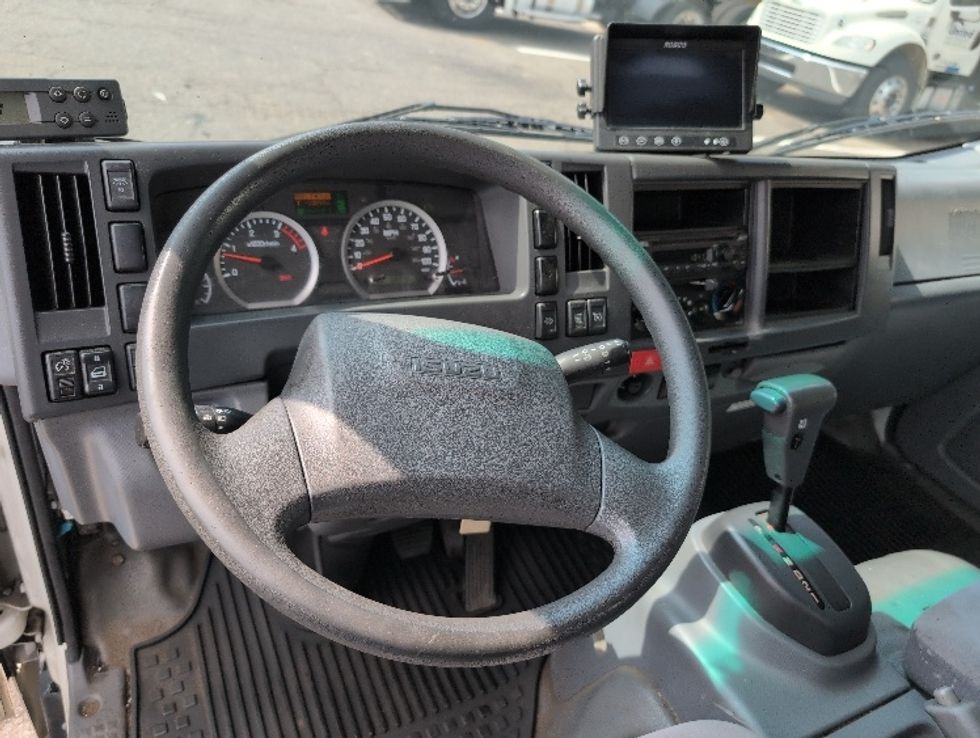 Refrigerated Truck-Light and Medium Duty Trucks-Isuzu-2021-NPRXD-Edison-NJ-136,963\n\t\tmiles-$ 46,750 - Image 17