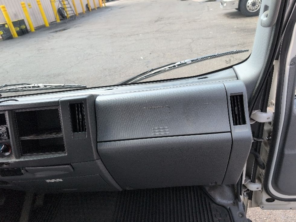 Refrigerated Truck-Light and Medium Duty Trucks-Isuzu-2021-NPRXD-Edison-NJ-136,963\n\t\tmiles-$ 46,750 - Image 21