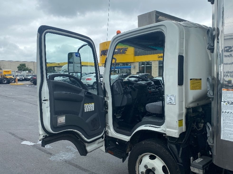 Refrigerated Truck-Light and Medium Duty Trucks-Isuzu-2021-NPRXD-Essex-MD-132,444\n\t\tmiles-$ 47,750 - Image 16