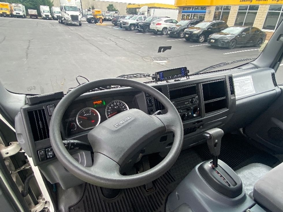 Refrigerated Truck-Light and Medium Duty Trucks-Isuzu-2021-NPRXD-Essex-MD-132,444\n\t\tmiles-$ 47,750 - Image 17