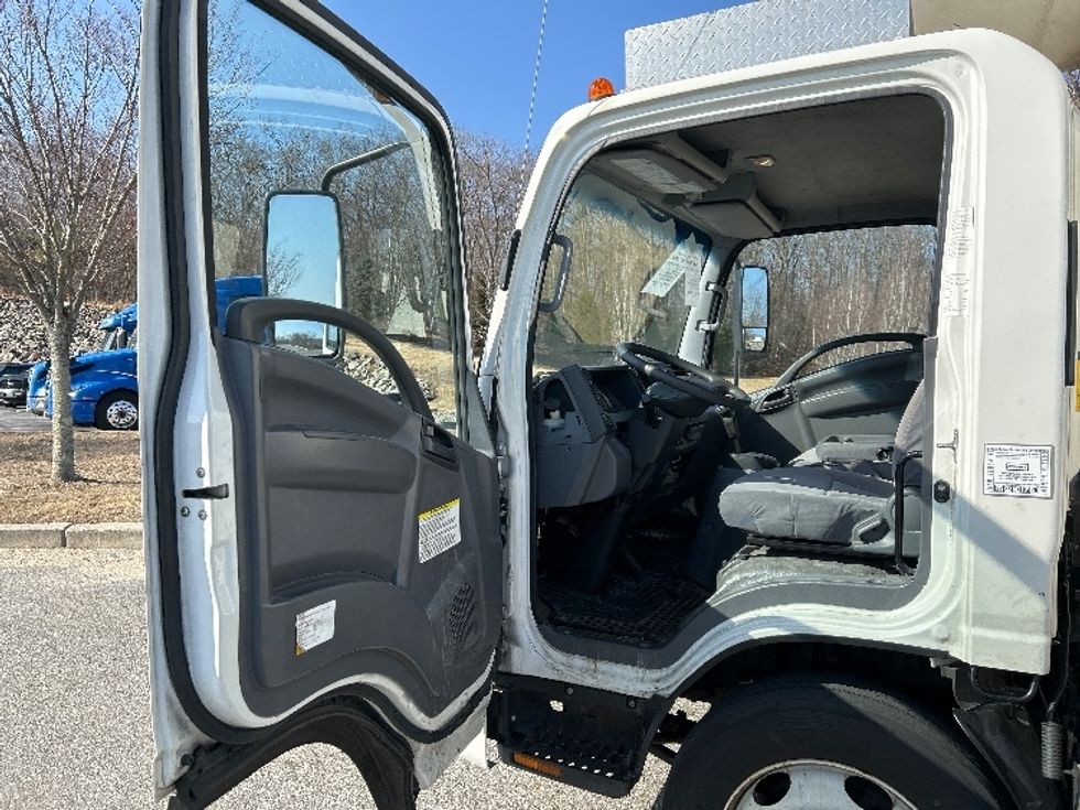Refrigerated Truck-Light and Medium Duty Trucks-Isuzu-2021-NPRXD-Fitchburg-MA-126,552\n\t\tmiles-$ 47,250 - Image 16