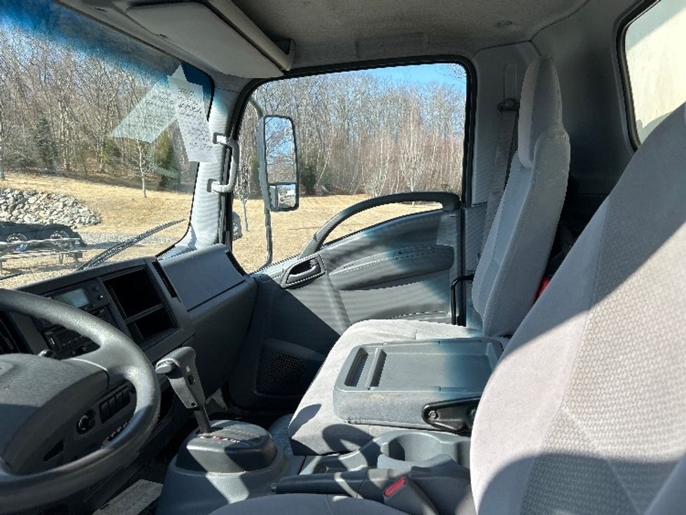 Refrigerated Truck-Light and Medium Duty Trucks-Isuzu-2021-NPRXD-Fitchburg-MA-126,552\n\t\tmiles-$ 47,250 - Image 19
