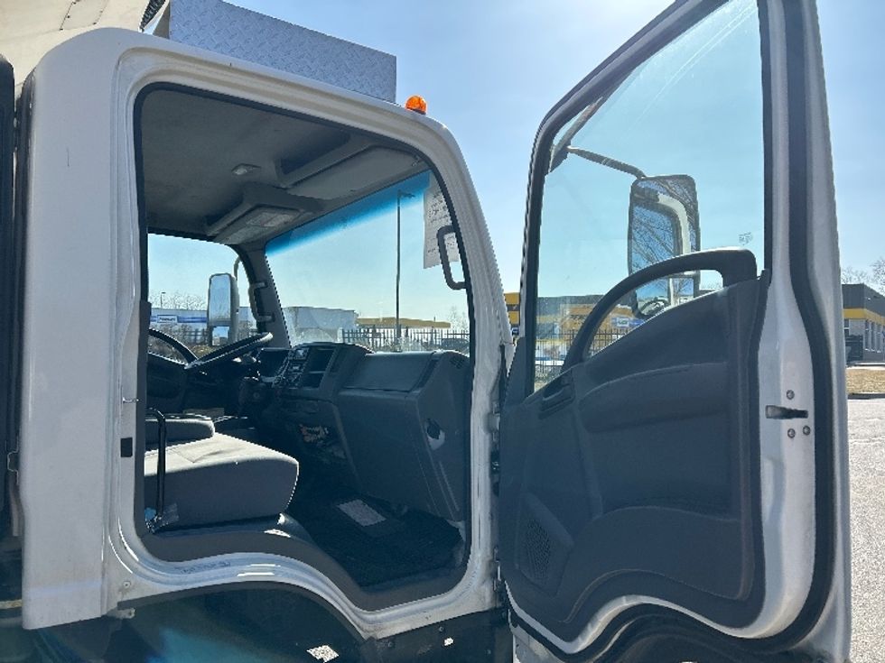 Refrigerated Truck-Light and Medium Duty Trucks-Isuzu-2021-NPRXD-Fitchburg-MA-126,552\n\t\tmiles-$ 47,250 - Image 20