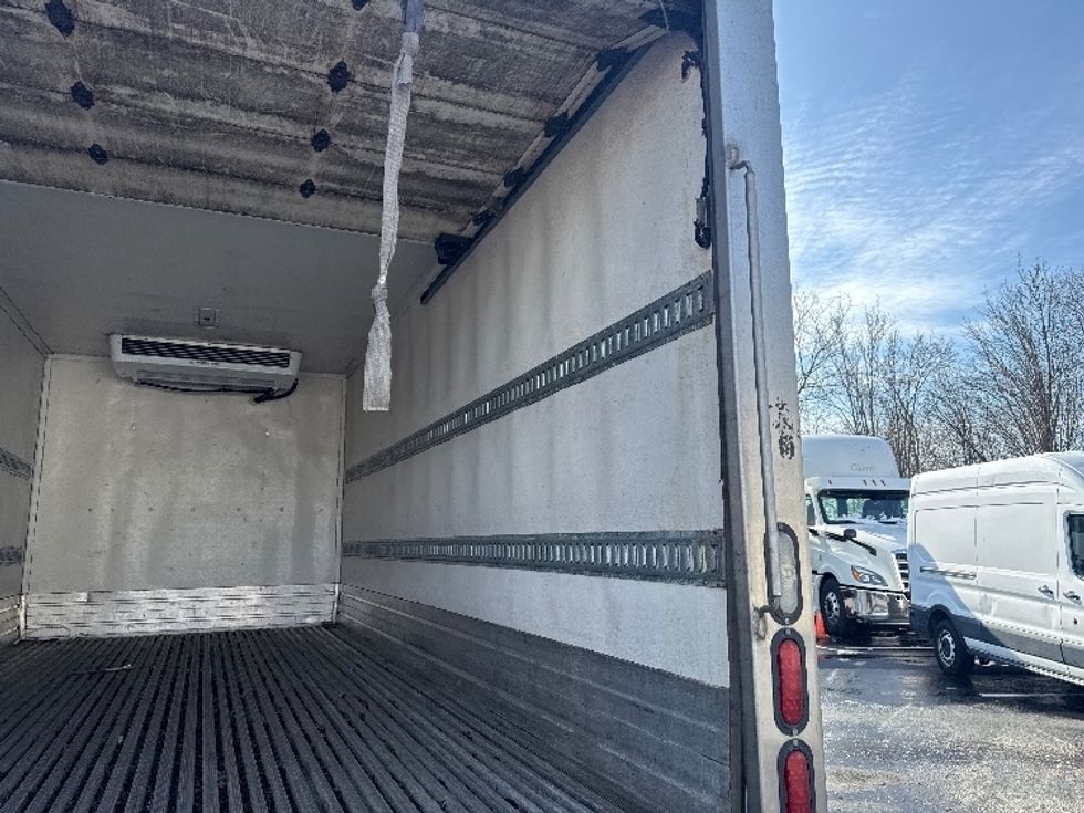 Refrigerated Truck-Light and Medium Duty Trucks-Isuzu-2021-NPRXD-Jessup-MD-158,442\n\t\tmiles-$ 42,250 - Image 11