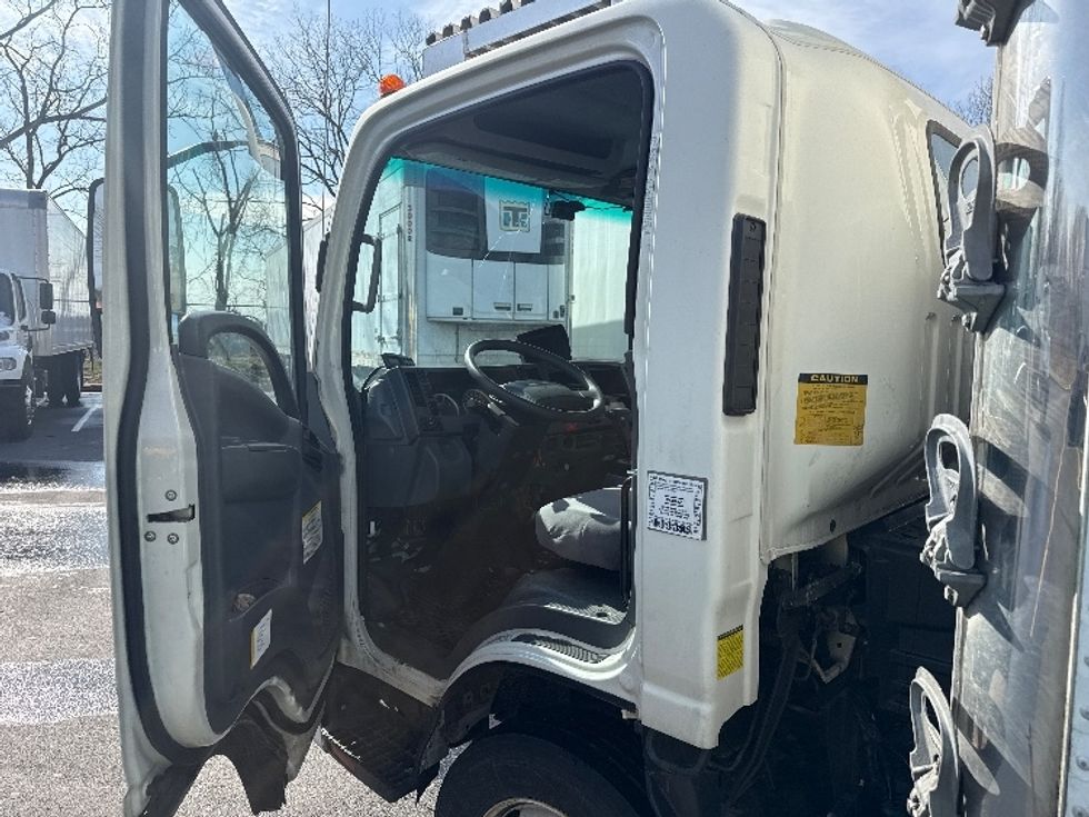 Refrigerated Truck-Light and Medium Duty Trucks-Isuzu-2021-NPRXD-Jessup-MD-158,442\n\t\tmiles-$ 42,250 - Image 15