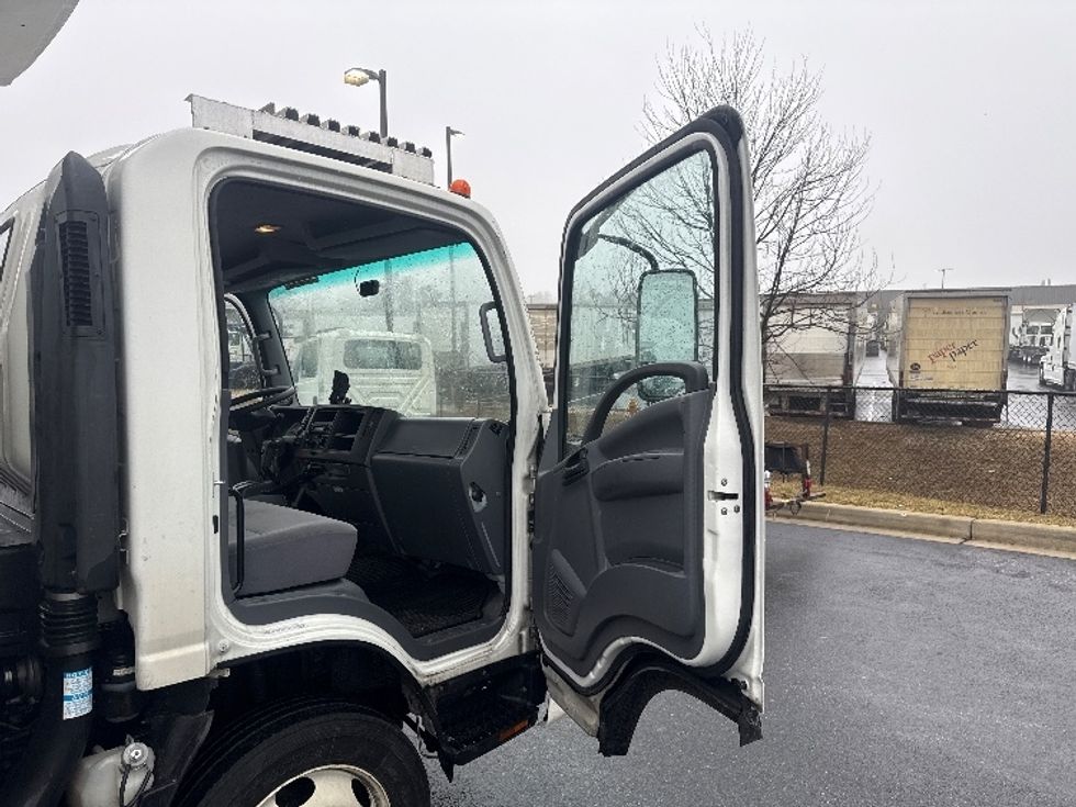Refrigerated Truck-Light and Medium Duty Trucks-Isuzu-2021-NPRXD-Jessup-MD-179,030\n\t\tmiles-$ 37,750 - Image 14