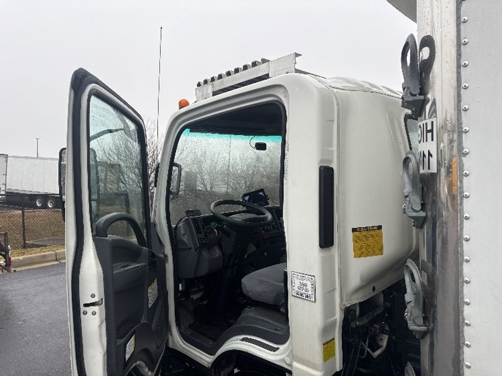 Refrigerated Truck-Light and Medium Duty Trucks-Isuzu-2021-NPRXD-Jessup-MD-179,030\n\t\tmiles-$ 37,750 - Image 15