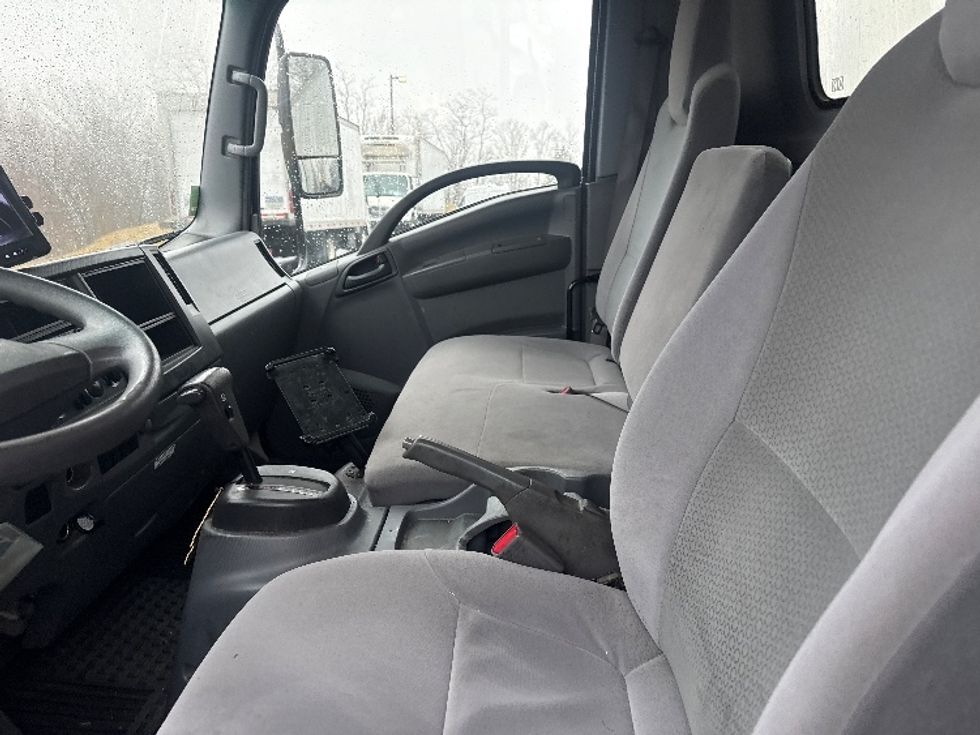 Refrigerated Truck-Light and Medium Duty Trucks-Isuzu-2021-NPRXD-Jessup-MD-179,030\n\t\tmiles-$ 37,750 - Image 17
