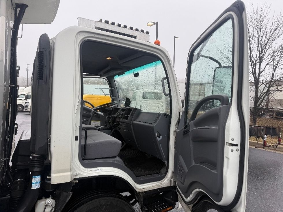 Refrigerated Truck-Light and Medium Duty Trucks-Isuzu-2021-NPRXD-Jessup-MD-185,488\n\t\tmiles-$ 36,250 - Image 18