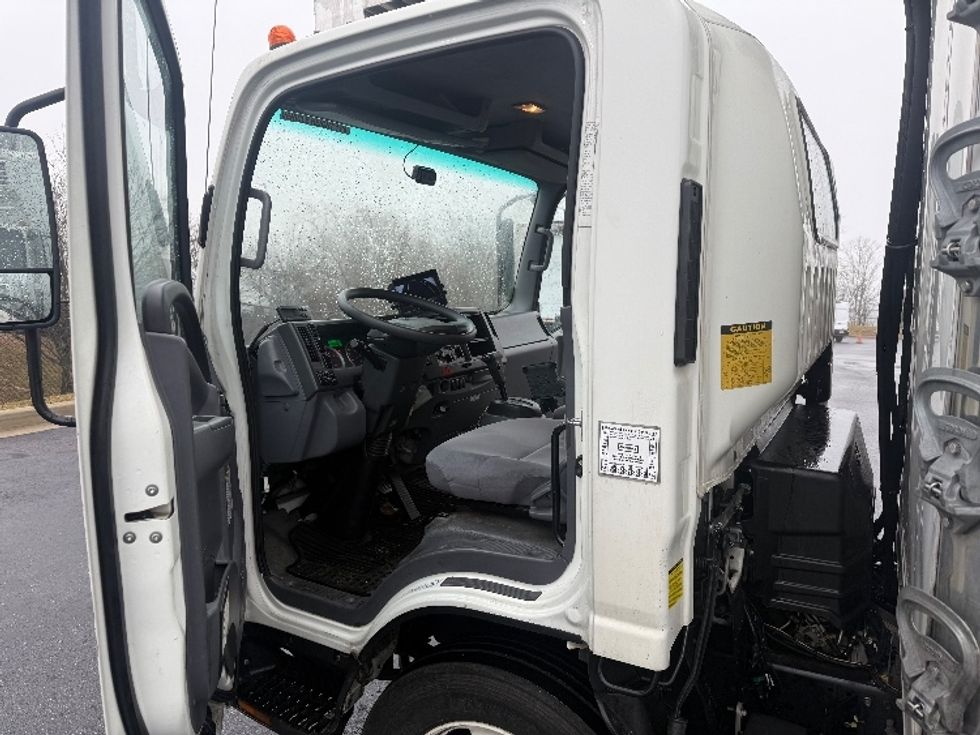 Refrigerated Truck-Light and Medium Duty Trucks-Isuzu-2021-NPRXD-Jessup-MD-192,022\n\t\tmiles-$ 35,000 - Image 12