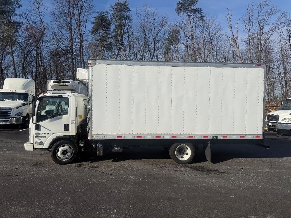 Refrigerated Truck-Light and Medium Duty Trucks-Isuzu-2021-NPRXD-Jessup-MD-192,022\n\t\tmiles-$ 35,000 - Image 4