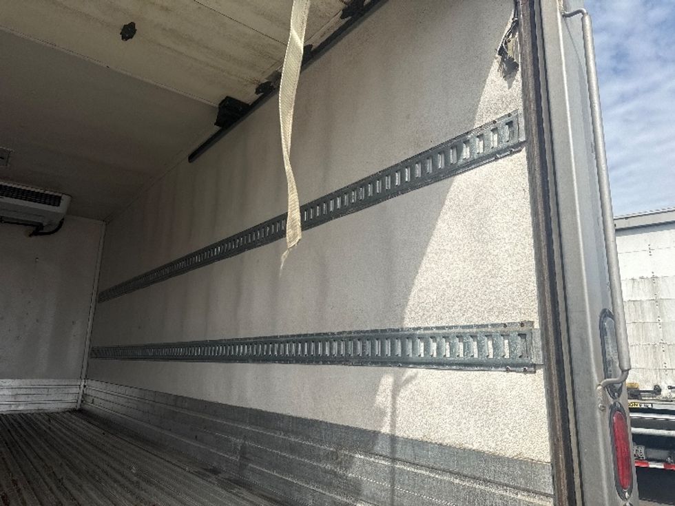 Refrigerated Truck-Light and Medium Duty Trucks-Isuzu-2021-NPRXD-Jessup-MD-197,852\n\t\tmiles-$ 33,750 - Image 11