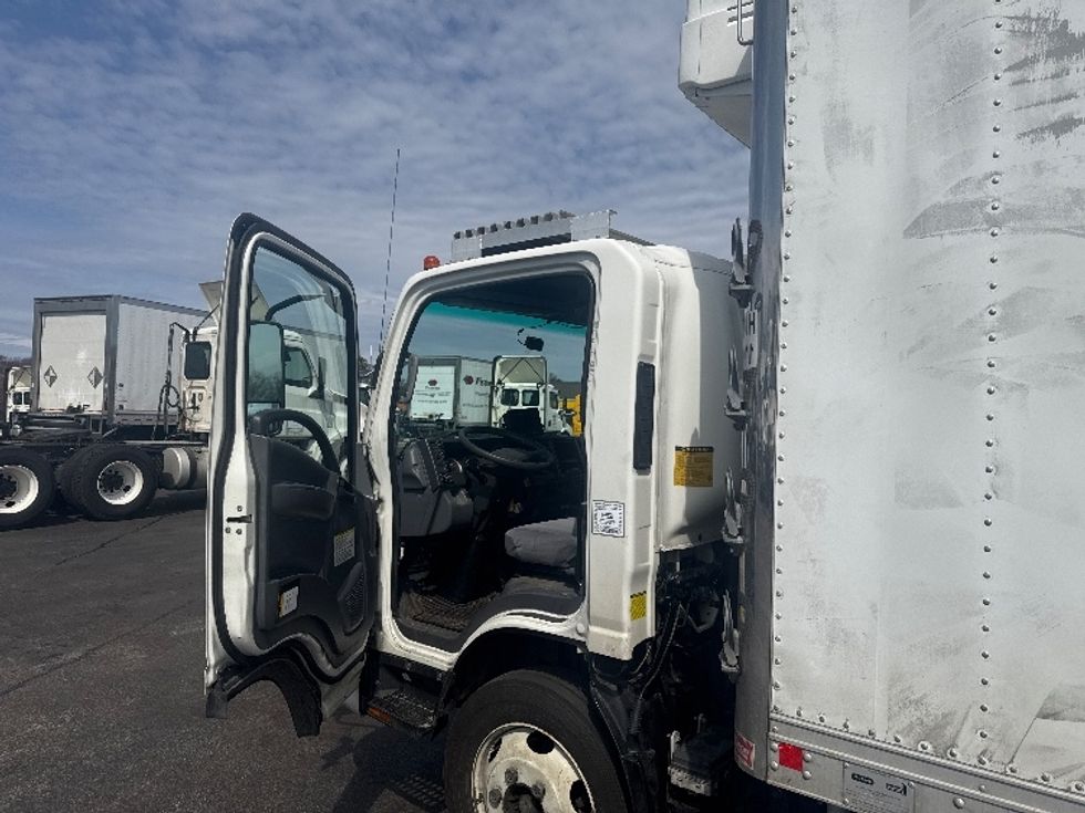Refrigerated Truck-Light and Medium Duty Trucks-Isuzu-2021-NPRXD-Jessup-MD-197,852\n\t\tmiles-$ 33,750 - Image 14