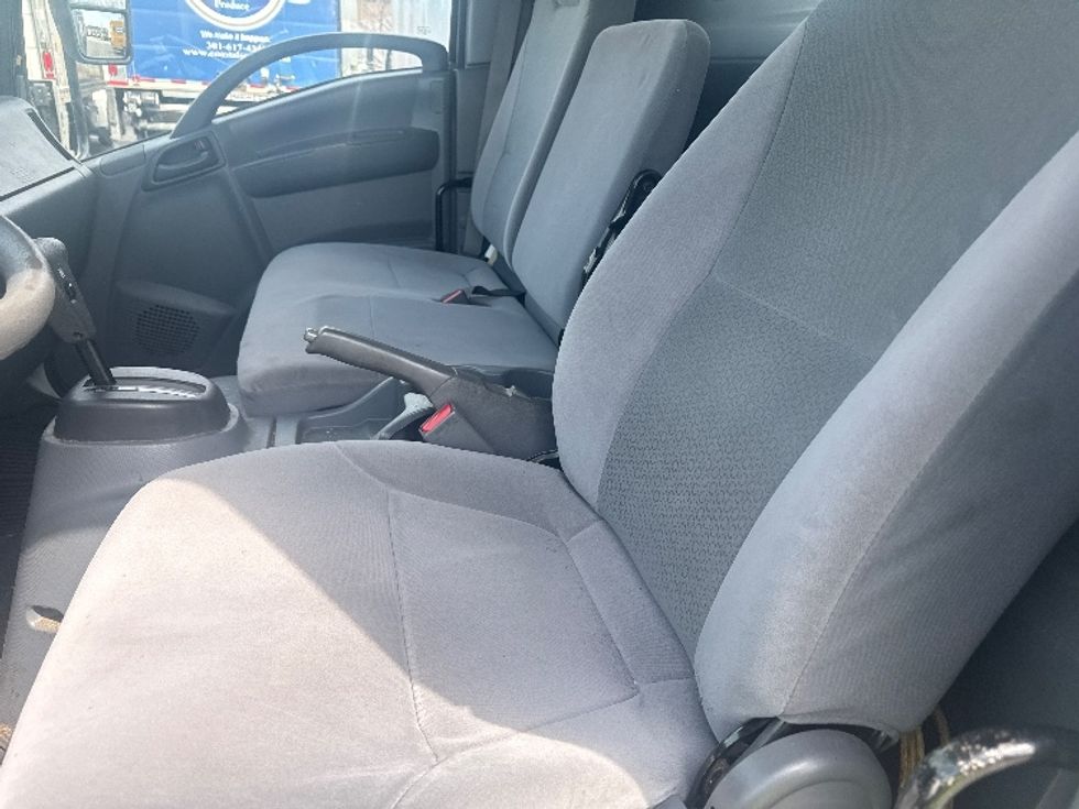 Refrigerated Truck-Light and Medium Duty Trucks-Isuzu-2021-NPRXD-Jessup-MD-197,852\n\t\tmiles-$ 33,750 - Image 17