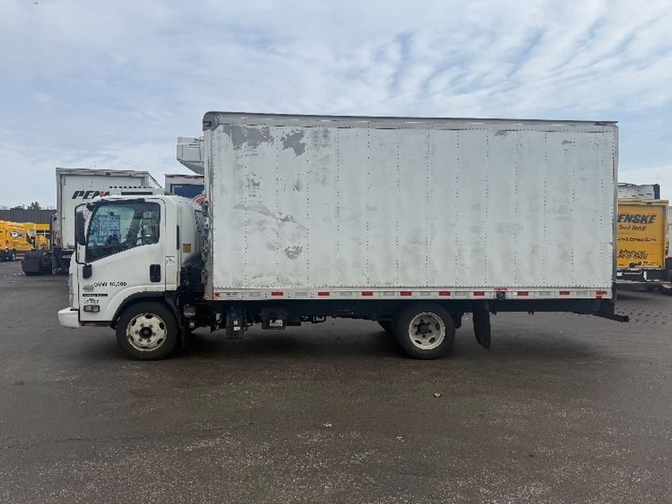Refrigerated Truck-Light and Medium Duty Trucks-Isuzu-2021-NPRXD-Jessup-MD-197,852\n\t\tmiles-$ 33,750 - Image 4