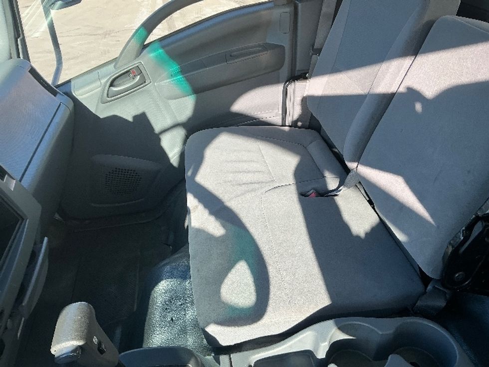 Refrigerated Truck-Light and Medium Duty Trucks-Isuzu-2021-NPRXD-Wilkes Barre-PA-210,155\n\t\tmiles-$ 31,000 - Image 19