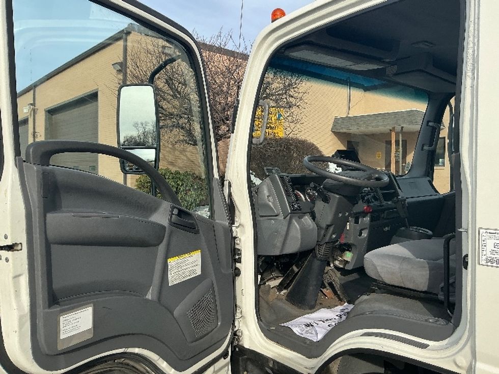 Refrigerated Truck-Light and Medium Duty Trucks-Isuzu-2021-NPRXD-Wilkes Barre-PA-216,240\n\t\tmiles-$ 32,000 - Image 16