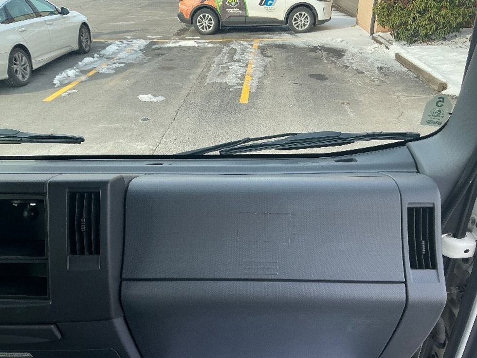 Refrigerated Truck-Light and Medium Duty Trucks-Isuzu-2021-NPRXD-Wilkes Barre-PA-216,240\n\t\tmiles-$ 32,000 - Image 21