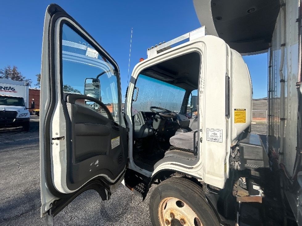 Refrigerated Truck-Light and Medium Duty Trucks-Isuzu-2021-NQR-Middlefield-OH-79,351\n\t\tmiles-$ 63,000 - Image 16
